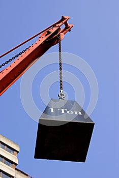 1 ton weight on crane