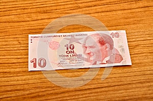 10 Turkish lira banknotes front view