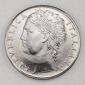 100 Lire 1984  Italian old lire coin  back side  Italy