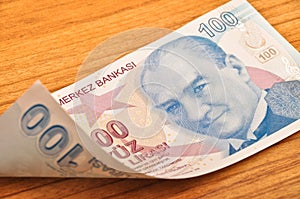 100 Turkish lira banknotes front view