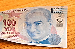 100 Turkish lira banknotes front view