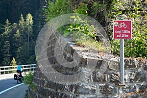 Until 1360m rise to San Bernardino. A cyclist departs in Thusis, Switzerland