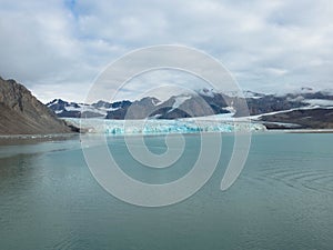 The 14th of July Glacier is a 16km long glacier in the northwest of Spitsbergen. It reaches more than 30 meters above sea level.