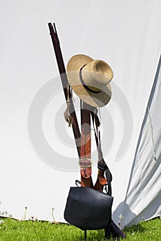 1800s Flintlock Rifle, Ammo bag and Hat