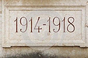 1914-1918 world war one sign on a stele