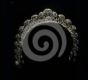 1934 Antique Jewelry Design Halo Tiara Cartier London Platinum Diamonds Luxury Lifestyle Fashion Accessory