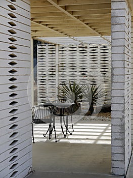 1950s Modernist garden: outdoor room