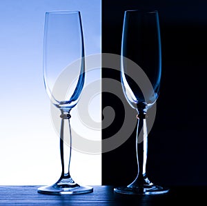 2 champagne glasses