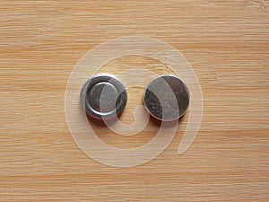 2 Internal magnets of headphone