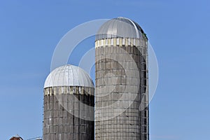 2 old silos in southern wisconsin