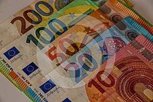 A 200, 100, 50, 20, 10 euro notes