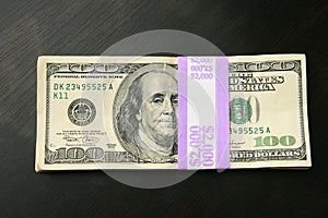 $2000 in 100 dollar bills