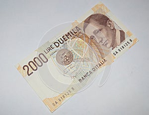 2000 lire old italian banknote currency