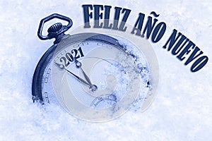 2021 greeting card, Happy New Year 2021, Spanish language, Feliz ano nuevo text, countdown to midnight