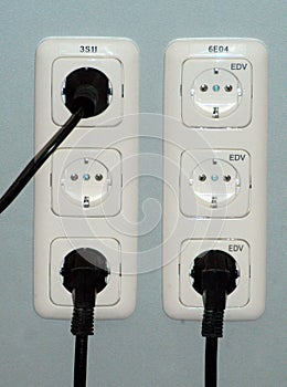 220 volt white wall socket