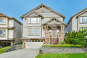 3 levels family house with porch and doorsteps