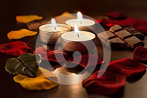 3 Romantic Tealights With Chocolate and Rose Petals