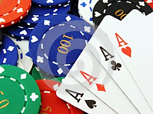 4 aces on poker chips