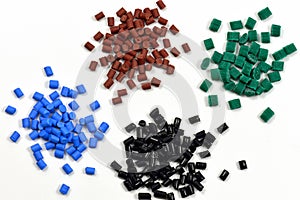 4 dyed polymer resins