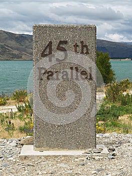 45th parallel milepost