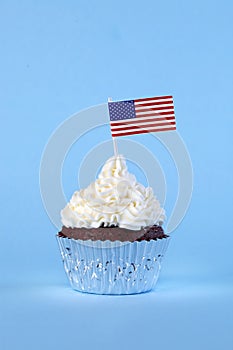 4th of July cupcake with flag