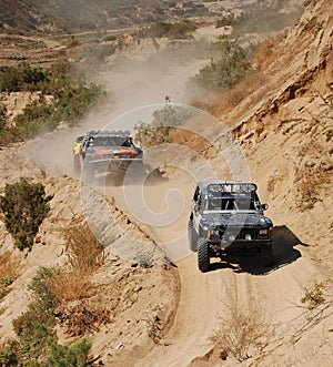 4x4 Off Road Truck Race