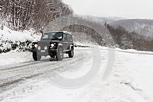 4x4 on snowy road