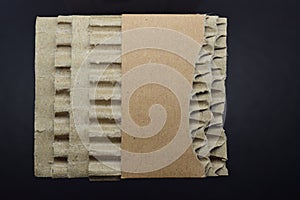 The 5-layer corrugated cardboard consists of two layers of corrugated and three flat board