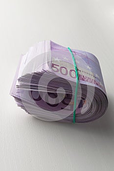 500 euros under rubber bund