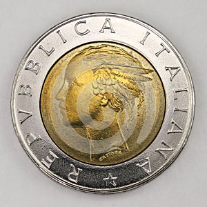 500 Lire 1984  Italian old lire coin  back side  Italy