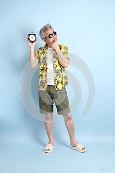 60s Senior in Summer vacation