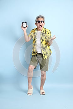 60s Senior in Summer vacation