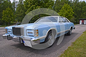 77 mod. Ford LTD Landau for Sale