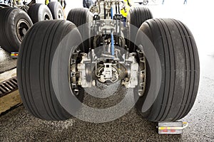 A380 airplane workers tires