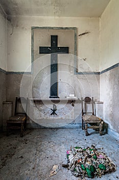 Abadoned Catholic chapel in disuse, in an abandoned asylum, urbex