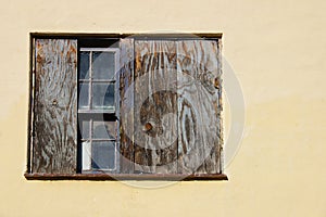 Abandon building window 3