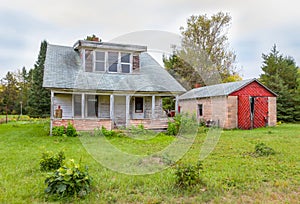 Abandoned American Midwest Farm House and Garage