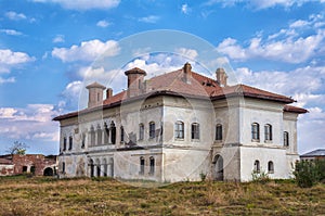 Abandoned Boyar mansion to decay in Romania