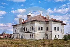 Abandoned Boyar mansion to decay in Romania photo