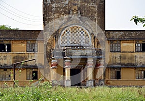 Abandoned building of Mughal architecture