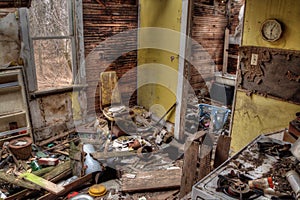 Abandoned Farmhouse in South Dakota slowly decays