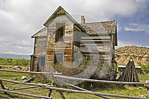 Abandoned Homestead old ranch home farm weathered house