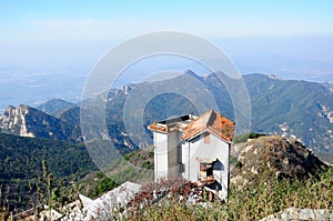 Abandoned house on Tai Shan