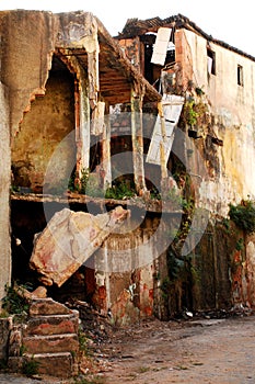 Abandoned House in Vitoria, Brazil_01