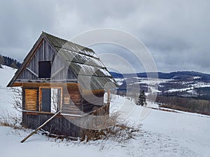 Abandoned hut in the mountains