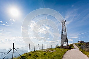 Abandoned radio antenna