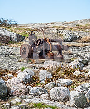 An abandoned and rusty winch