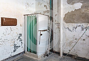 Abandoned shower inside Trans-Allegheny Lunatic Asylum