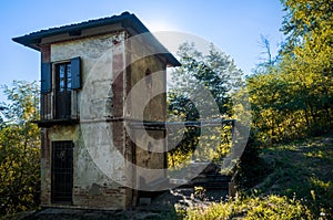 Abandoned toolshed in the vineyards