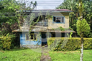 Abandonned House on Cahuita road